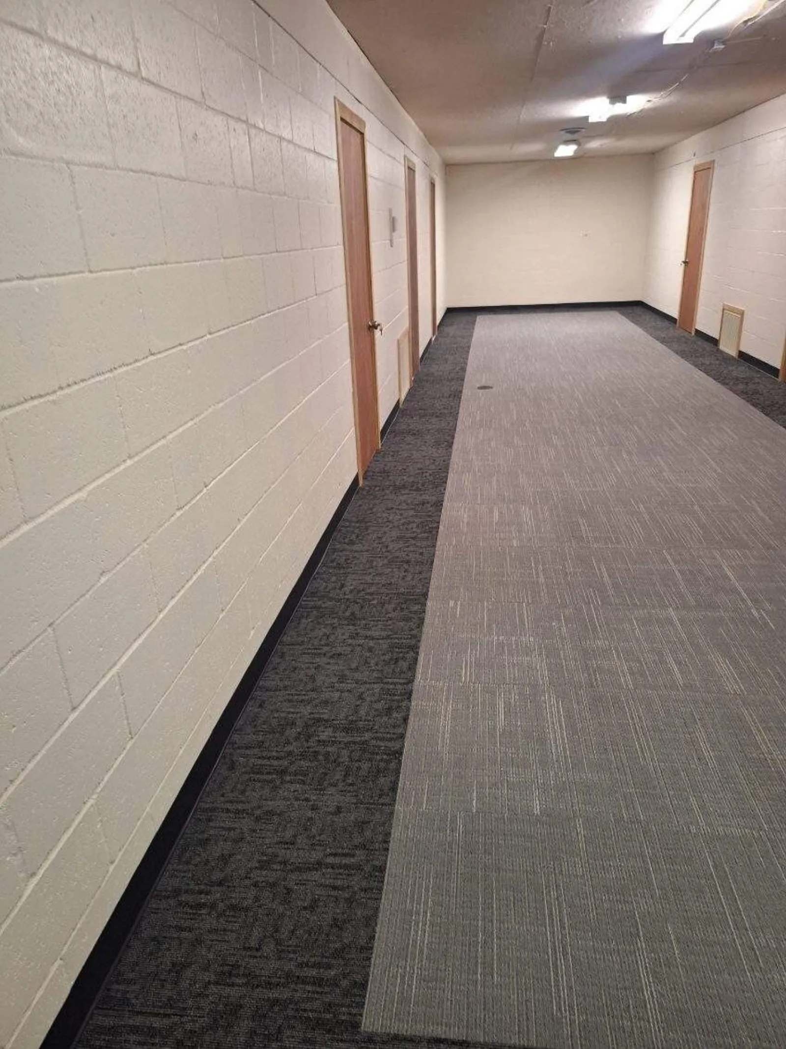 Commercial carpet-tile corridor